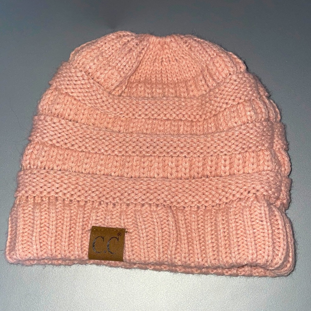 Pony tail C.C beanie